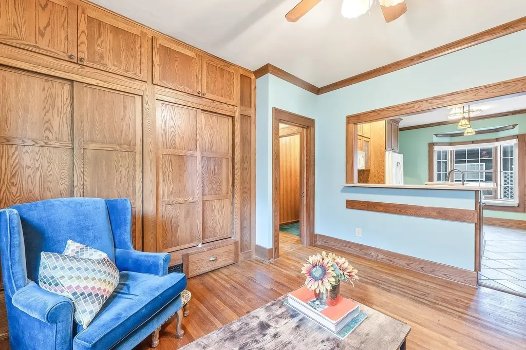 242 S Volutsia Avenue Wichita KS 67211-2040