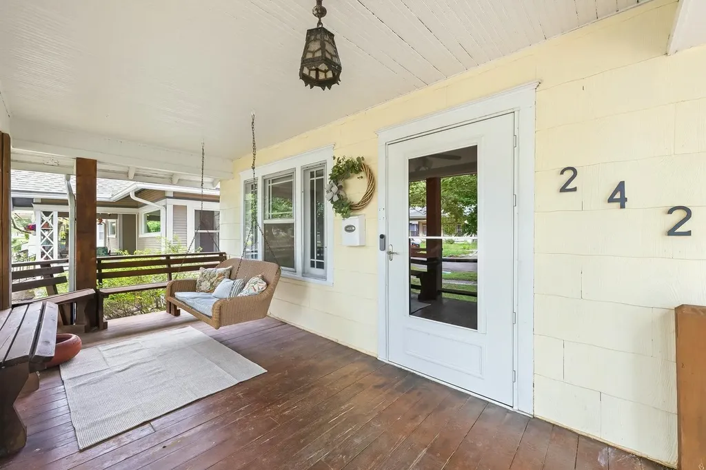 242 S Volutsia Avenue Wichita KS 67211-2040