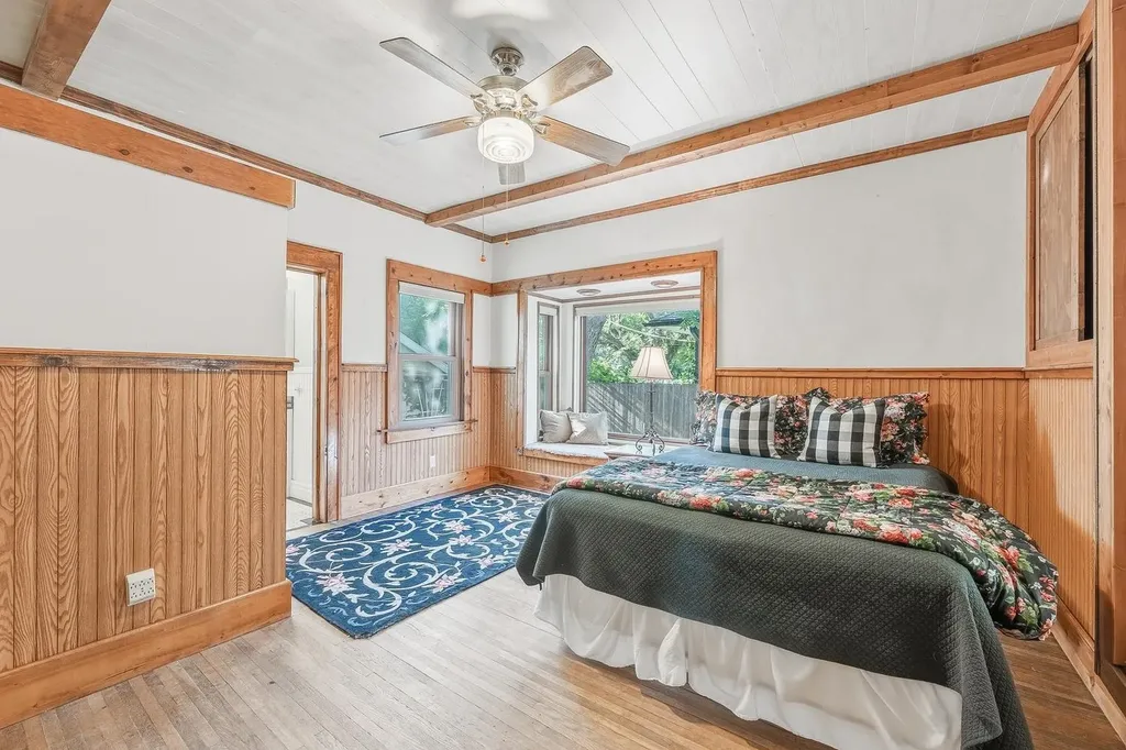 242 S Volutsia Avenue Wichita KS 67211-2040