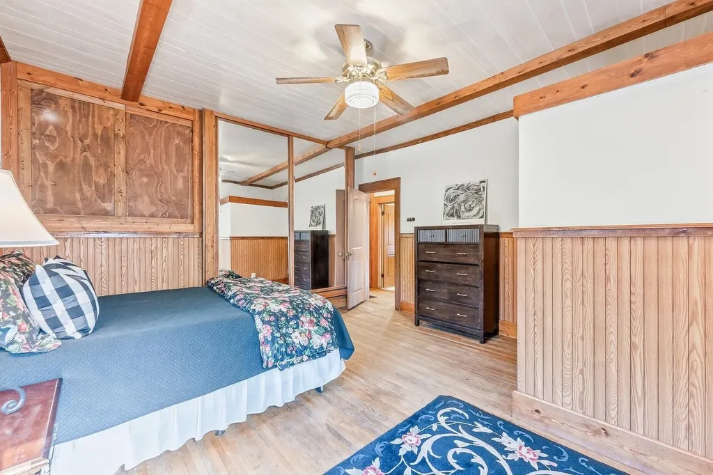 242 S Volutsia Avenue Wichita KS 67211-2040