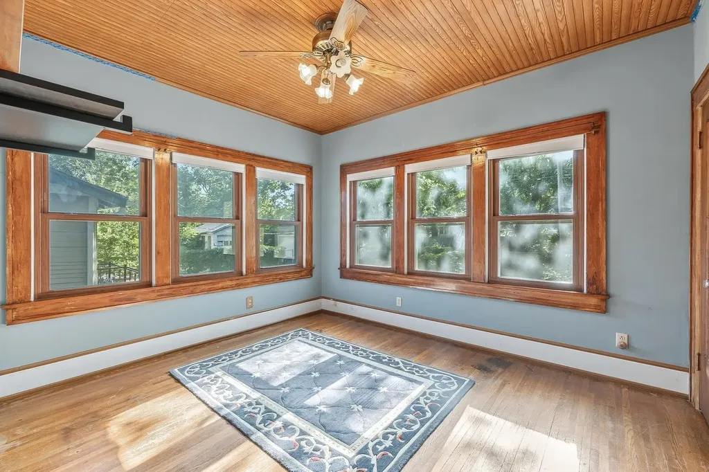 242 S Volutsia Avenue Wichita KS 67211-2040