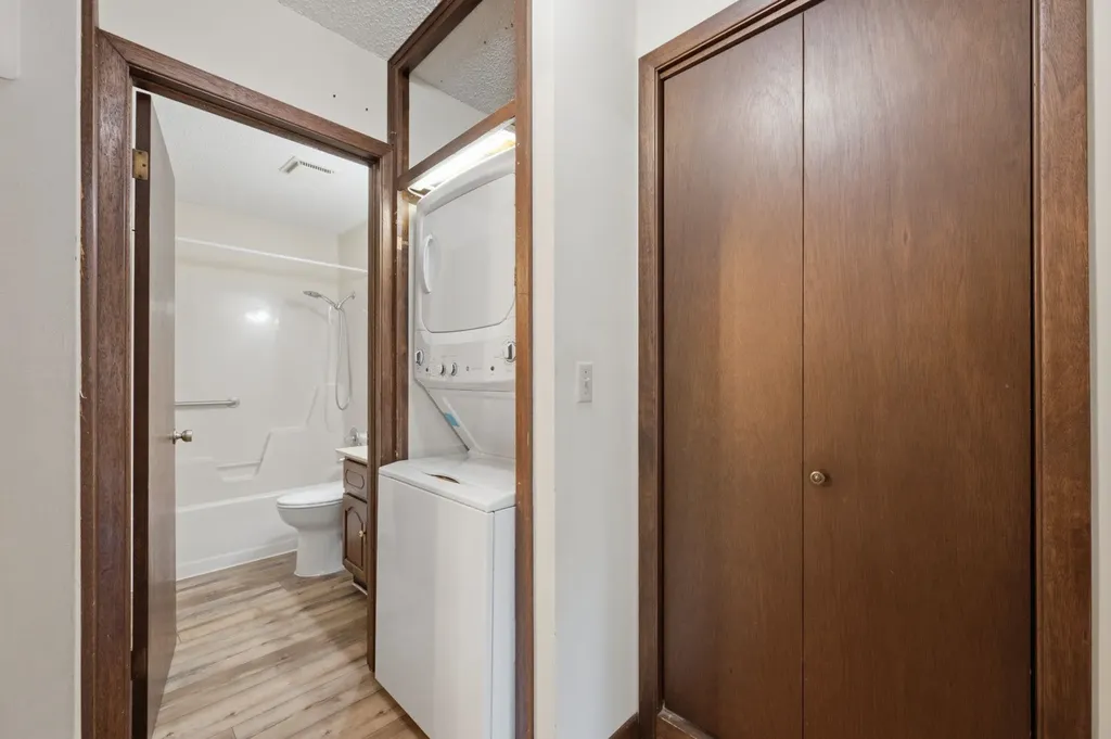 206 E 1st Avenue Cheney KS 67025