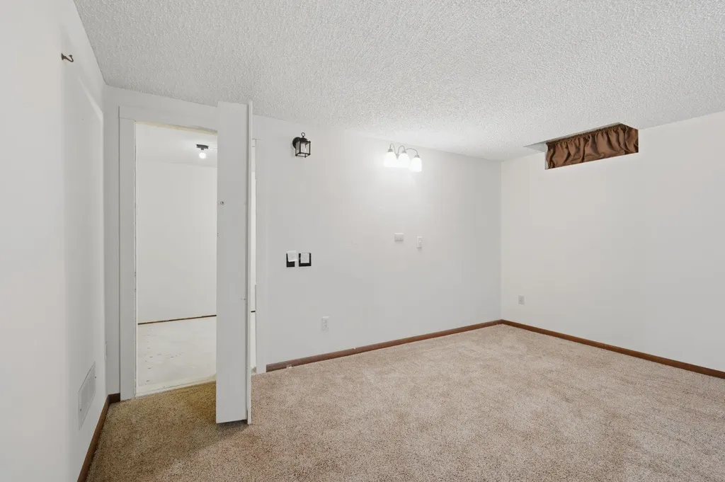 206 E 1st Avenue Cheney KS 67025
