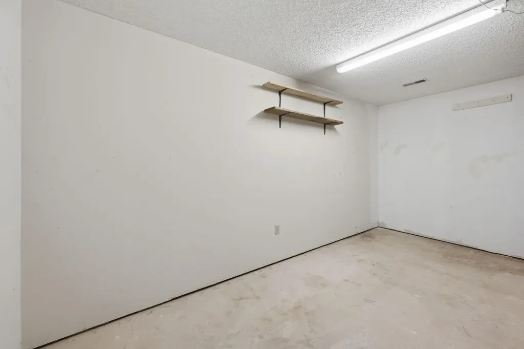 206 E 1st Avenue Cheney KS 67025