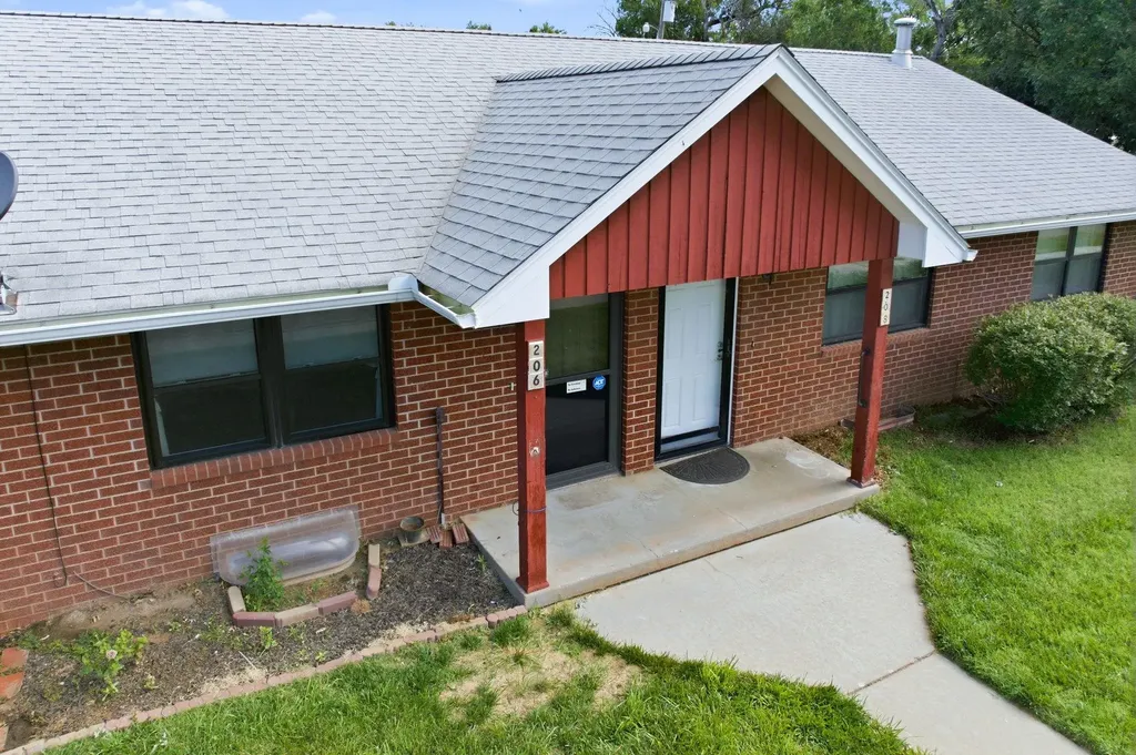 206 E 1st Avenue Cheney KS 67025