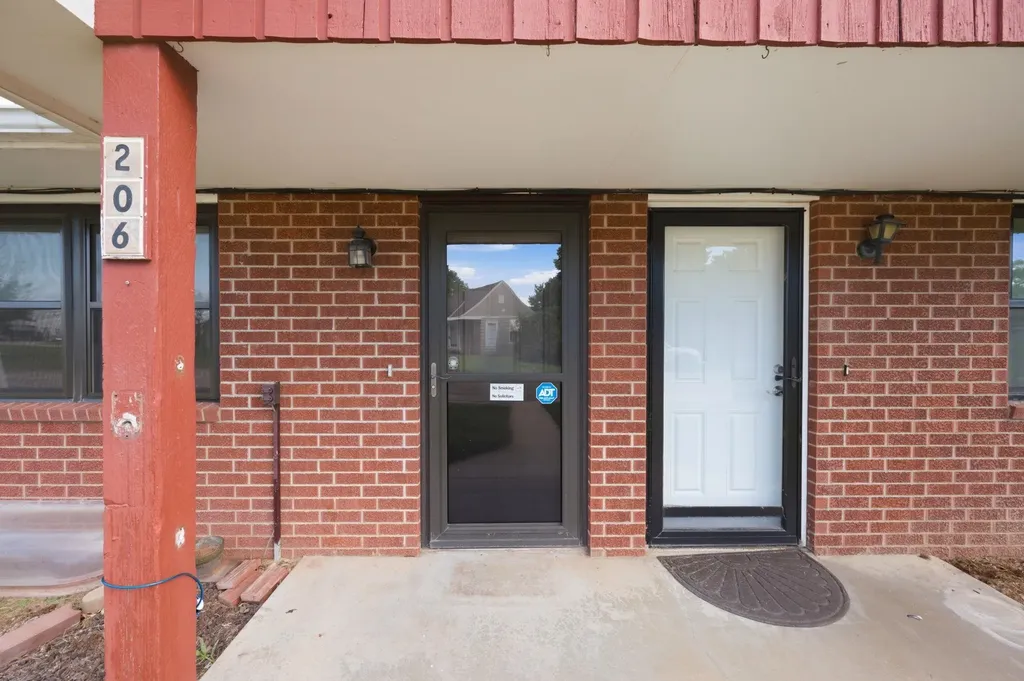 206 E 1st Avenue Cheney KS 67025