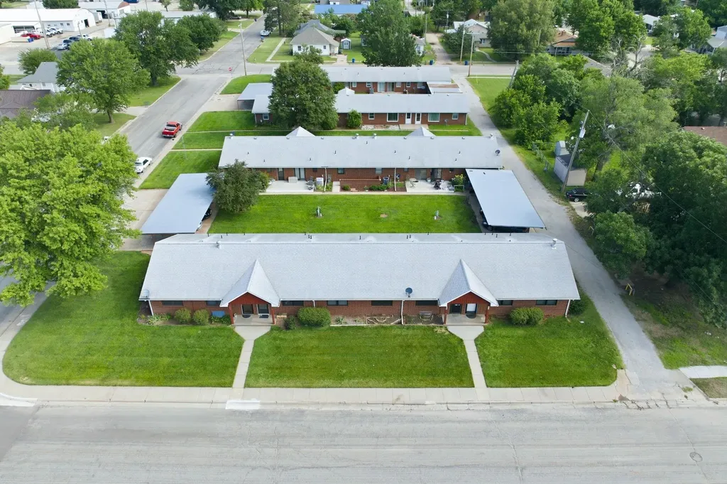 206 E 1st Avenue Cheney KS 67025