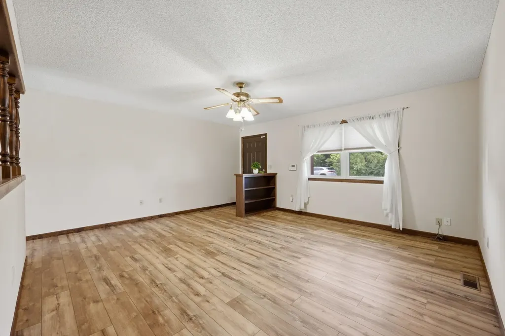 206 E 1st Avenue Cheney KS 67025