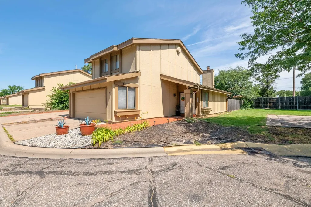 8419 E Harry Street Wichita KS 67207