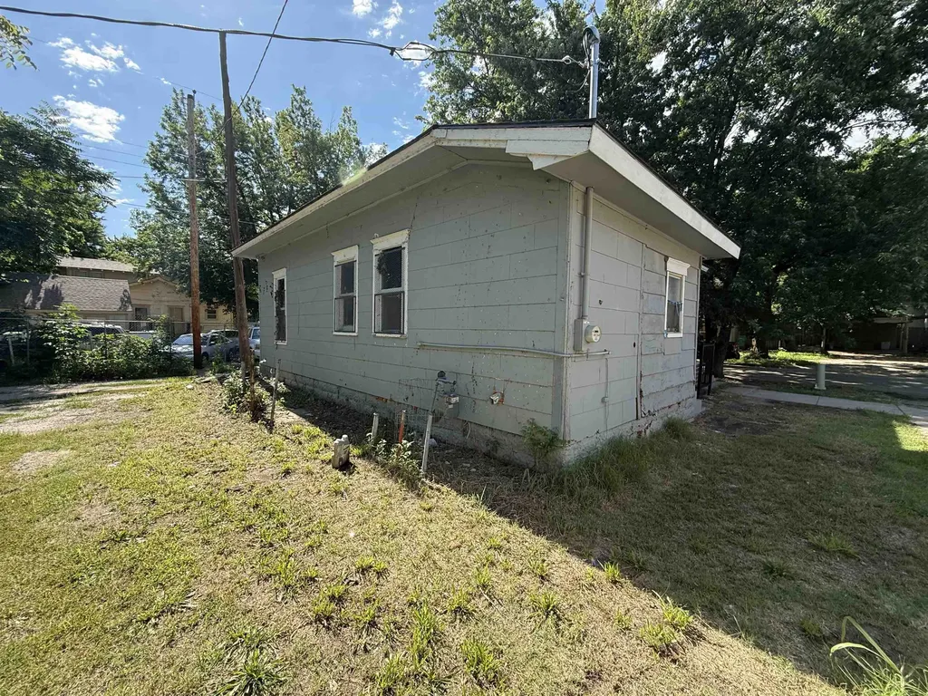 320 W 12th Street N Wichita KS 67203