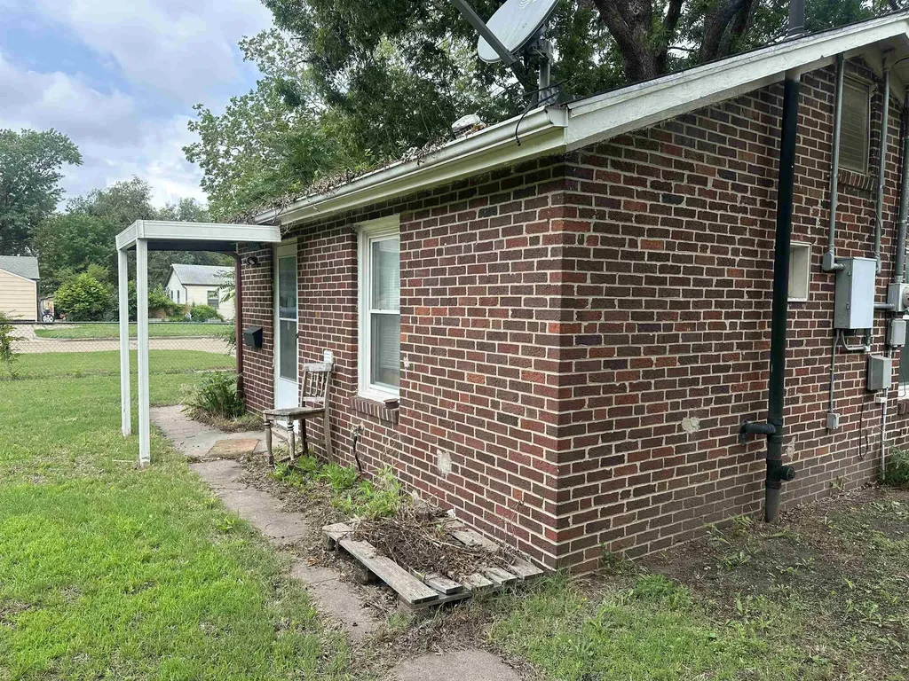 1938 W Walker Street Wichita KS 67213