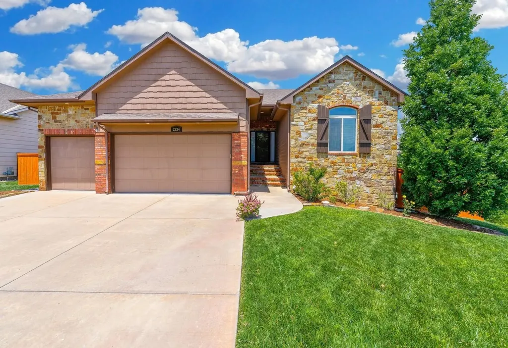 2224 N Flutter Court Wichita KS 67228