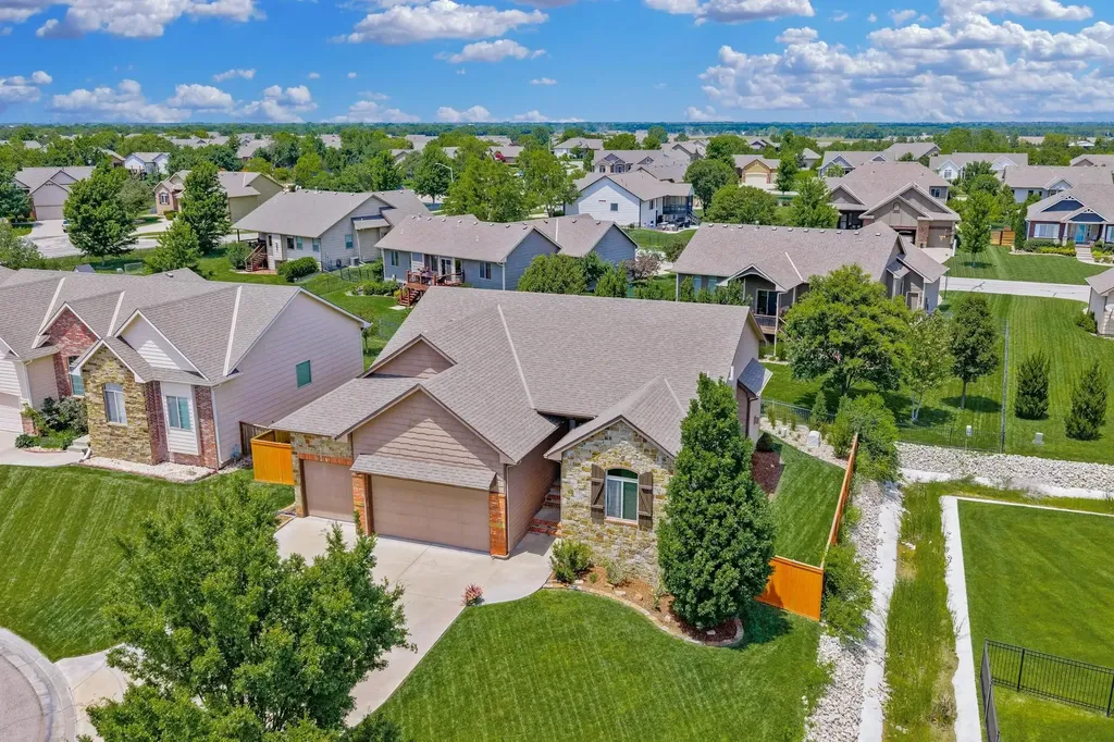 2224 N Flutter Court Wichita KS 67228