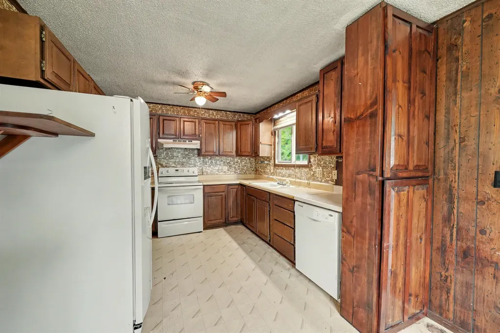 110 S Maud Street Marquette KS 67464