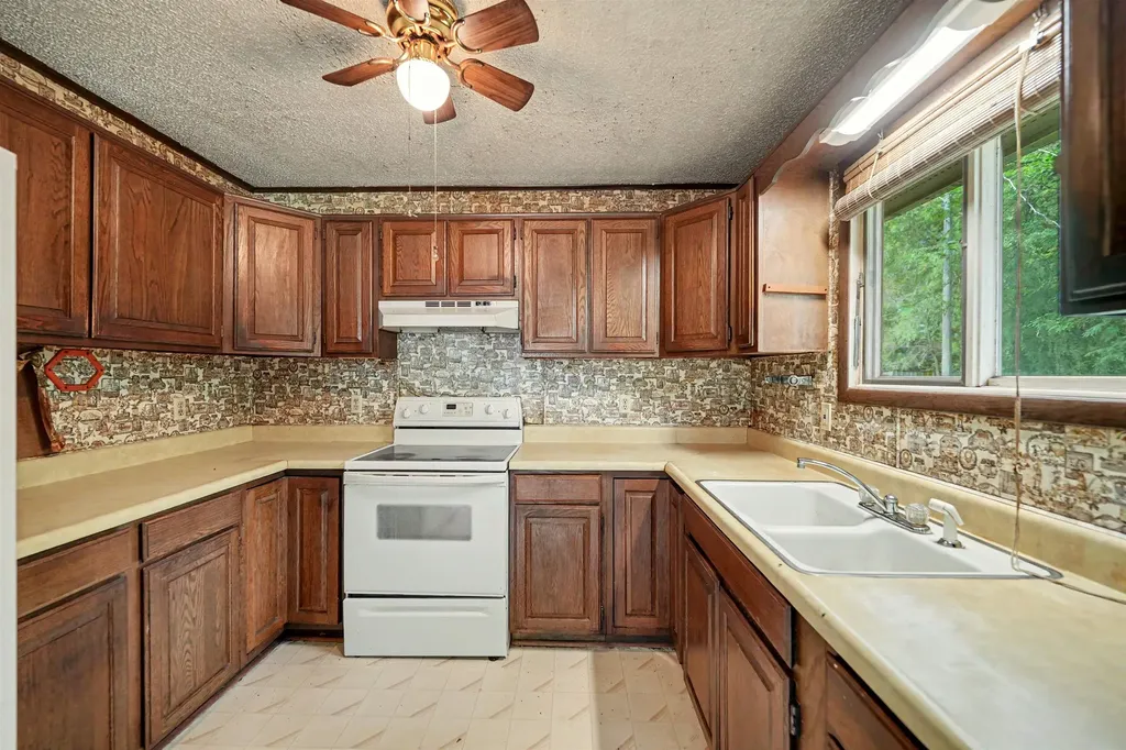 110 S Maud Street Marquette KS 67464