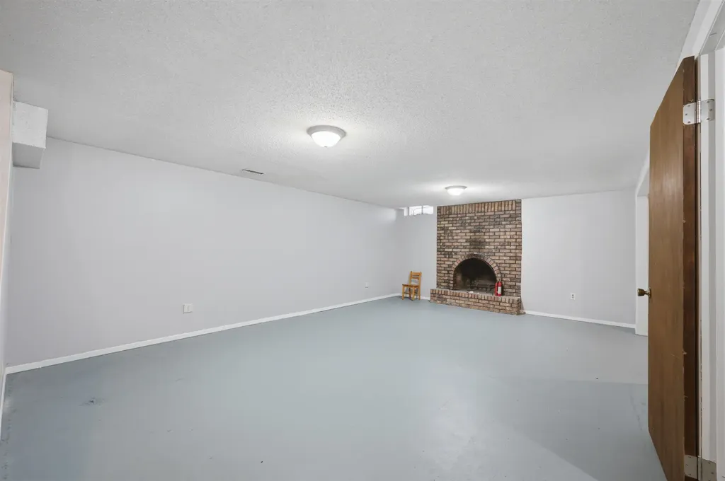 2945 S Chase Avenue Wichita KS 67217-1313