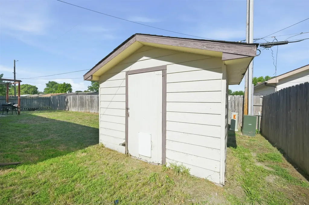 2945 S Chase Avenue Wichita KS 67217-1313