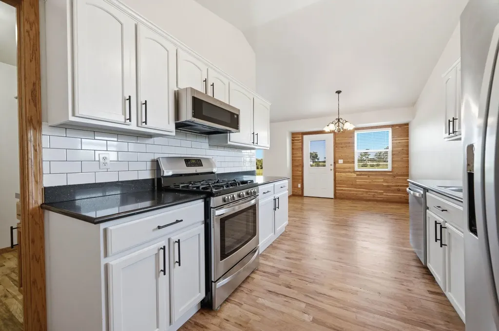 1405 N Broken Arrow Peck KS 67120