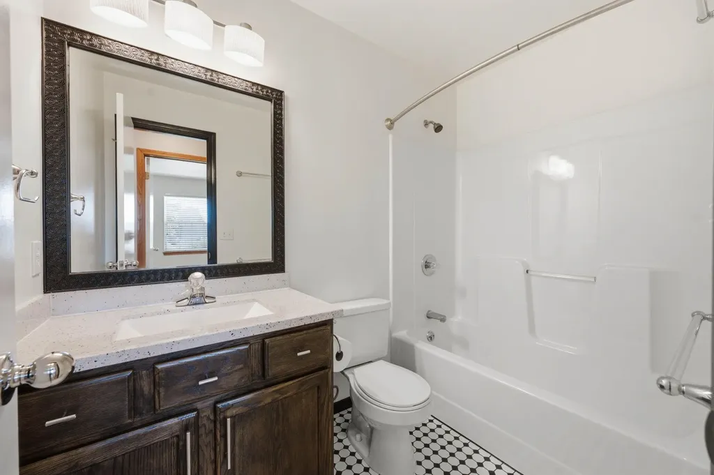 1405 N Broken Arrow Peck KS 67120