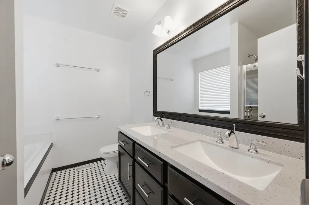 1405 N Broken Arrow Peck KS 67120