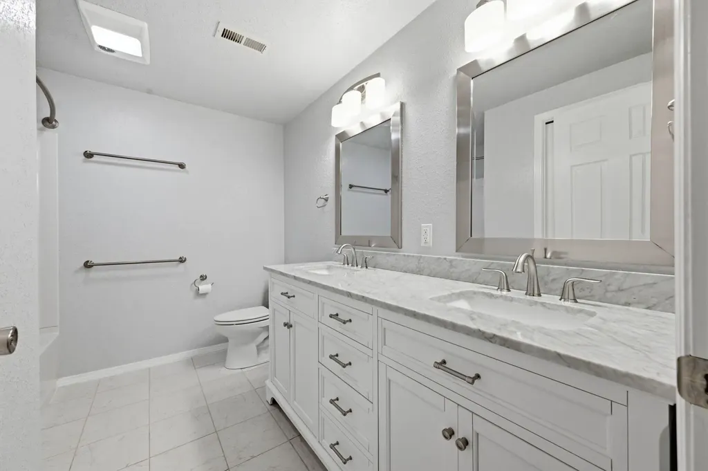 1405 N Broken Arrow Peck KS 67120