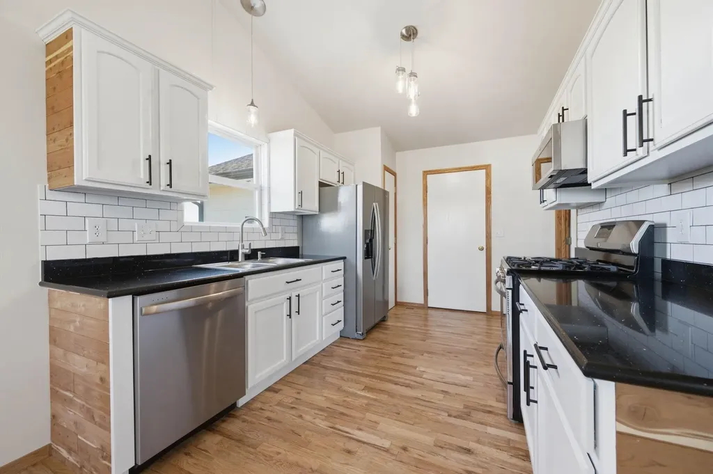 1405 N Broken Arrow Peck KS 67120