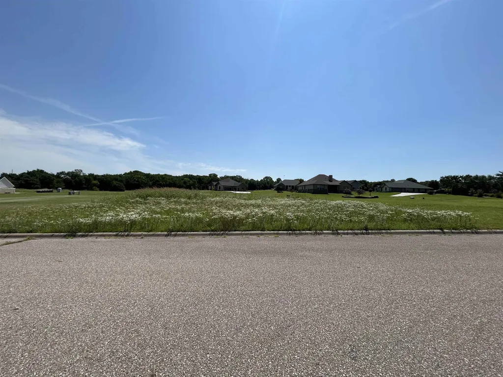 Lot 2 Block 4 Country Clb Est 1-replat Arkansas City KS 67005