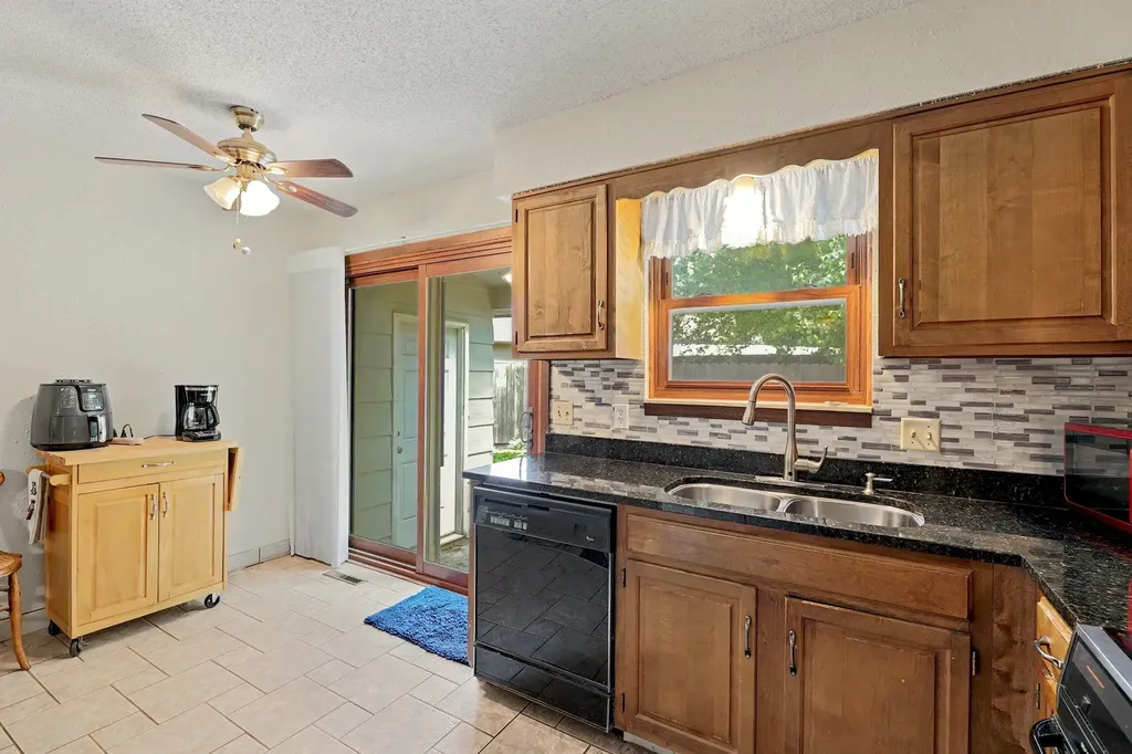 1824 S Longford Court Wichita KS 67207
