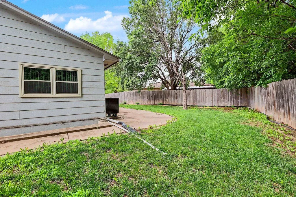 1824 S Longford Court Wichita KS 67207