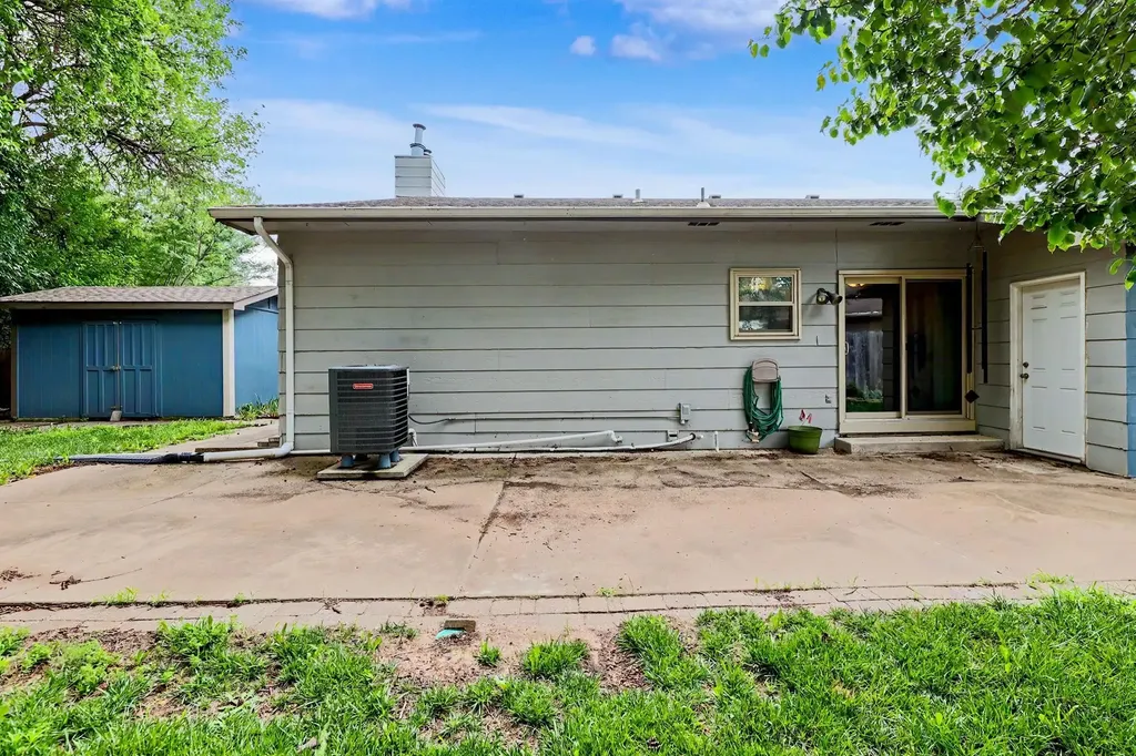 1824 S Longford Court Wichita KS 67207