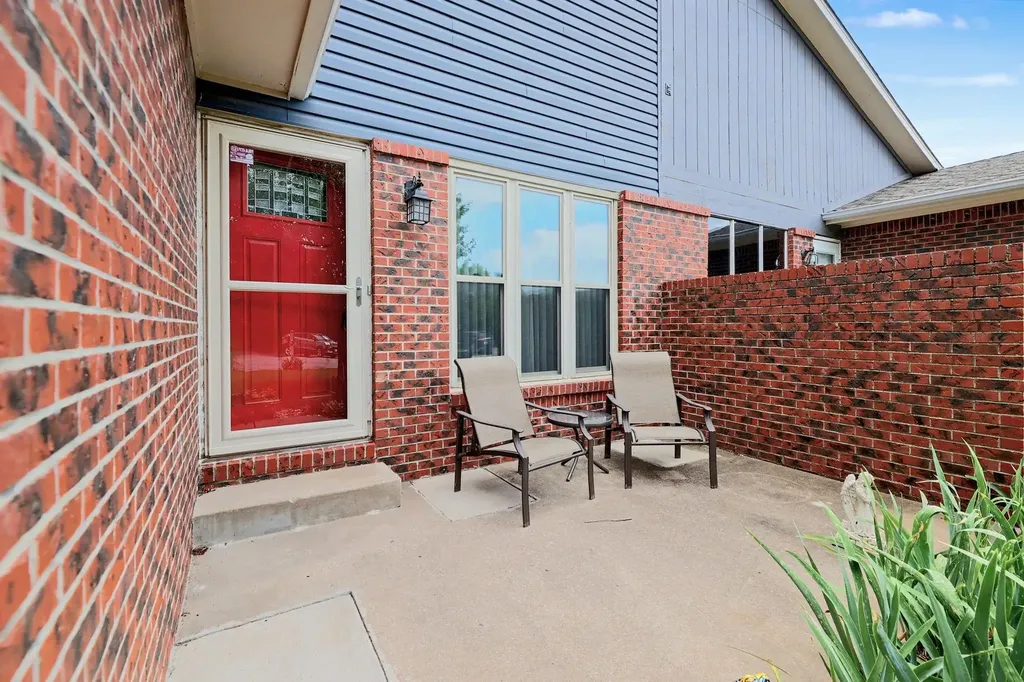 1824 S Longford Court Wichita KS 67207