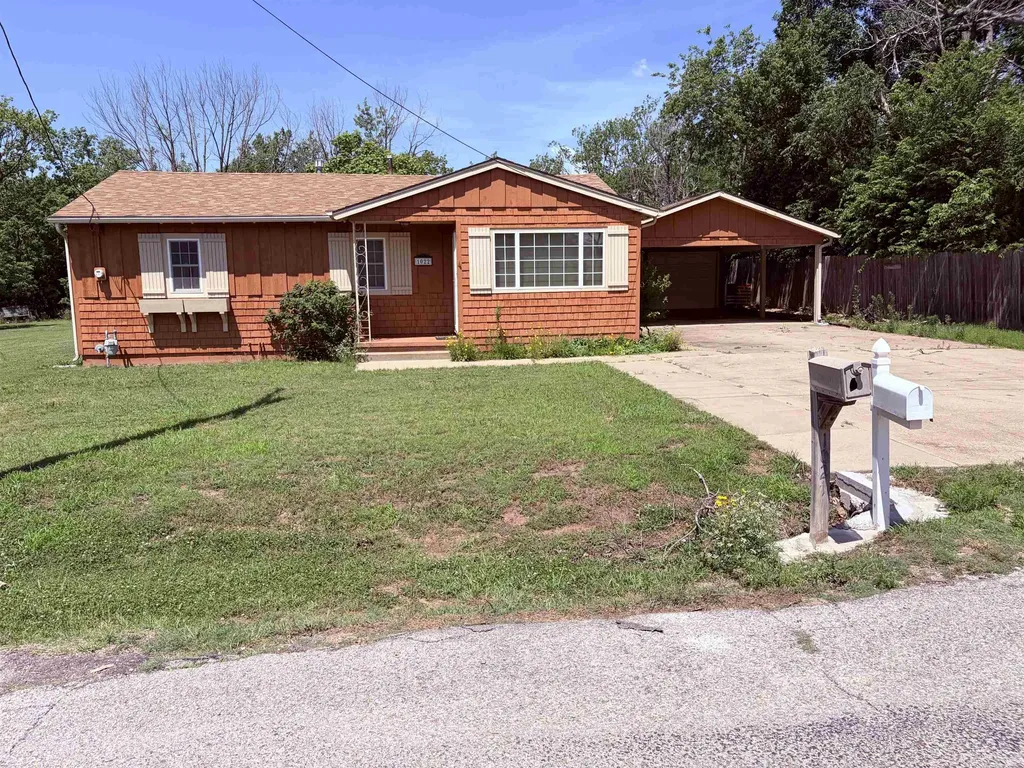 1022 S Cherry Street Wellington KS 67152