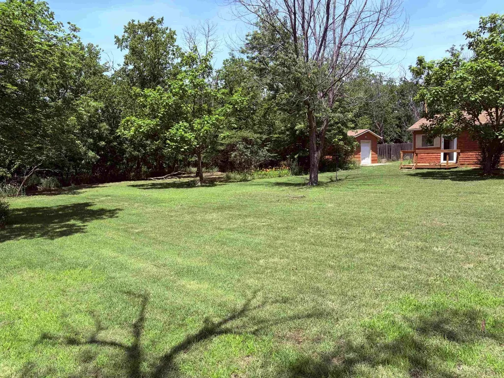 1022 S Cherry Street Wellington KS 67152