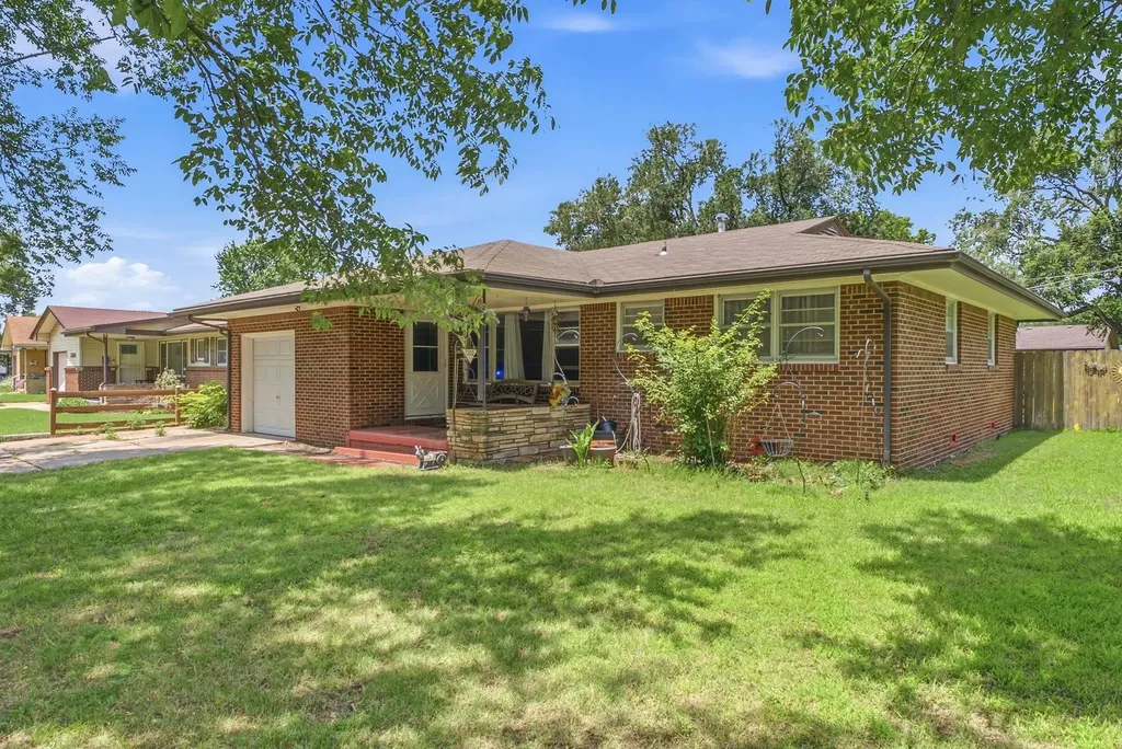 1302 W Fultz Street Wichita KS 67217-2472