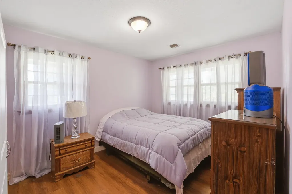 1302 W Fultz Street Wichita KS 67217-2472