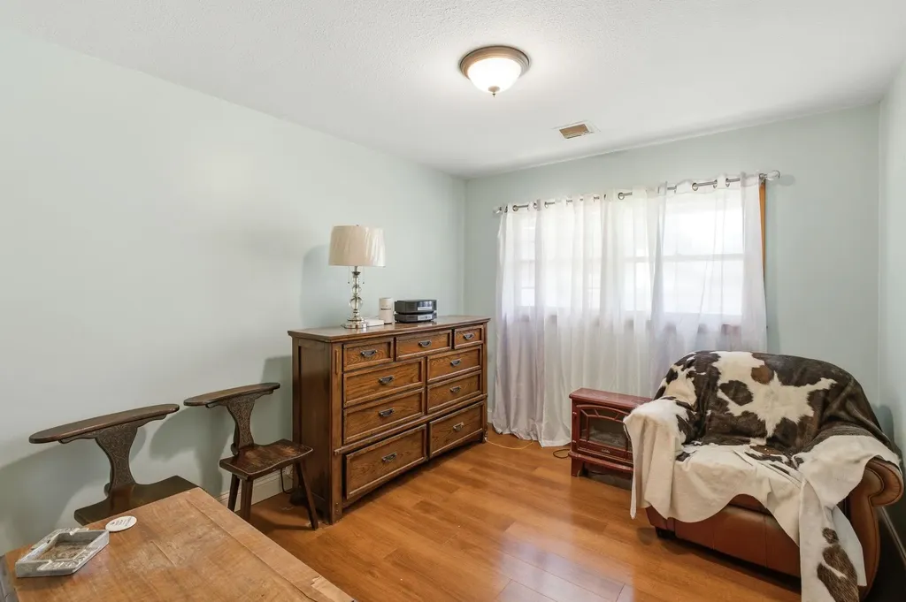 1302 W Fultz Street Wichita KS 67217-2472