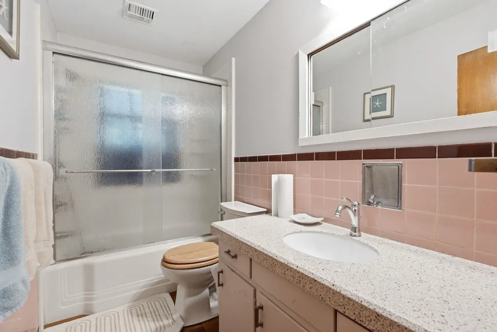 1302 W Fultz Street Wichita KS 67217-2472