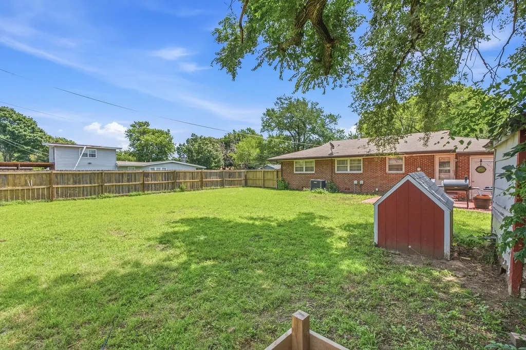 1302 W Fultz Street Wichita KS 67217-2472