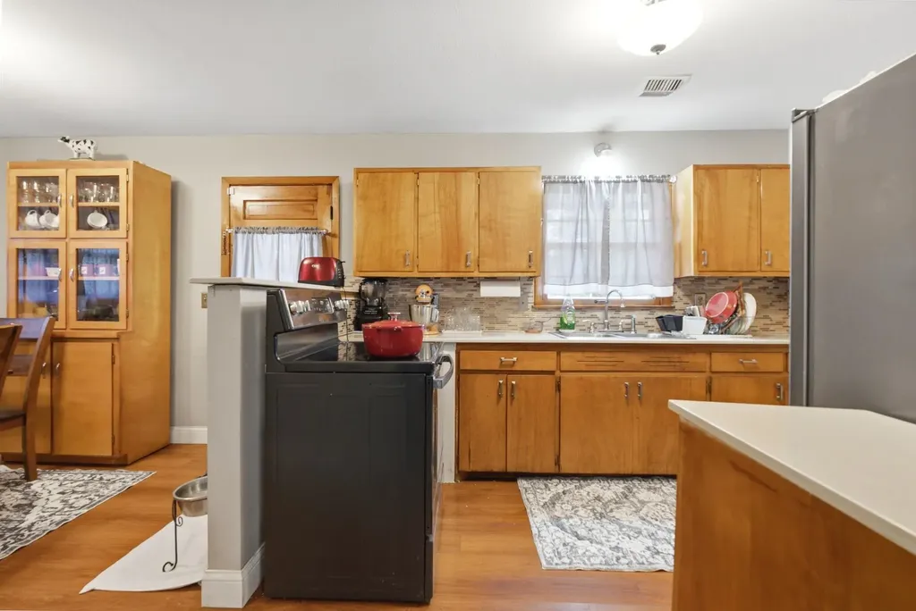 1302 W Fultz Street Wichita KS 67217-2472