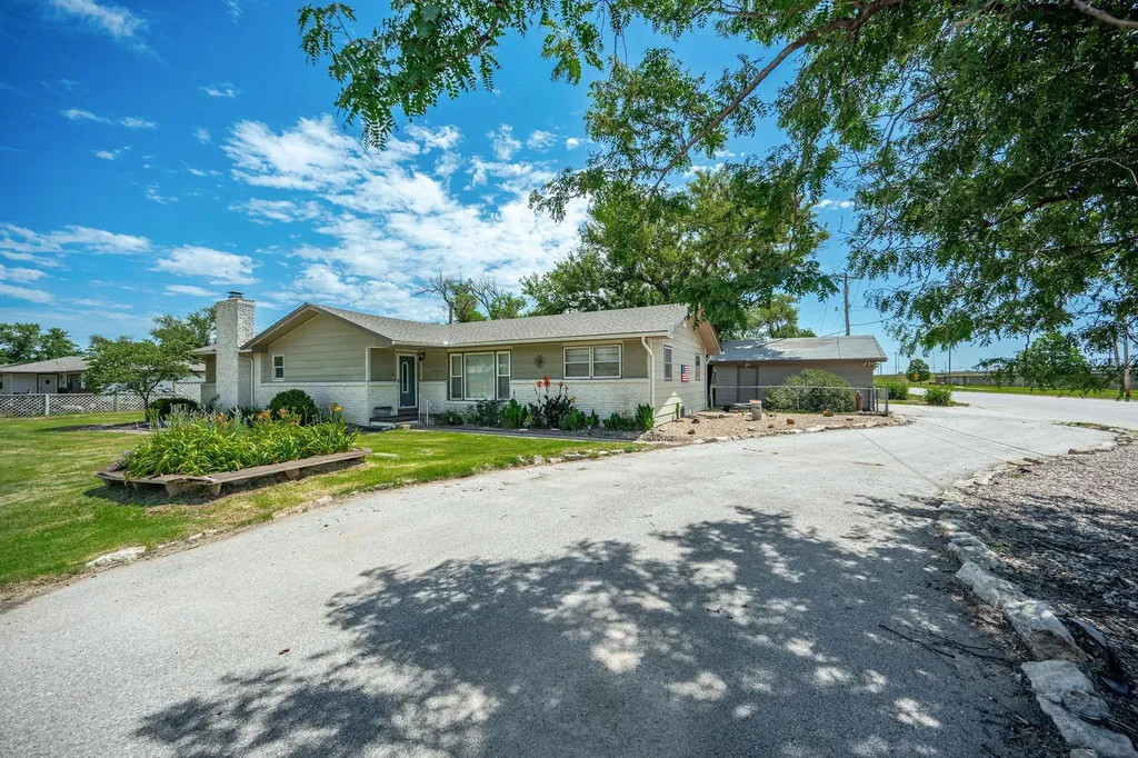452 S Meadowhaven Street Wichita KS 67209