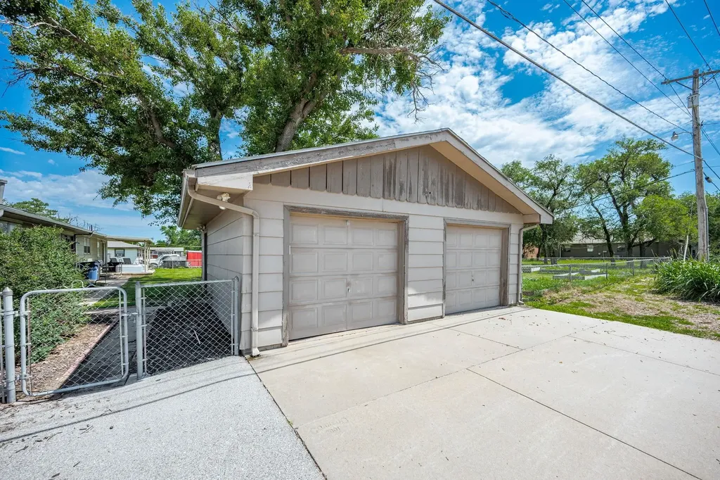452 S Meadowhaven Street Wichita KS 67209