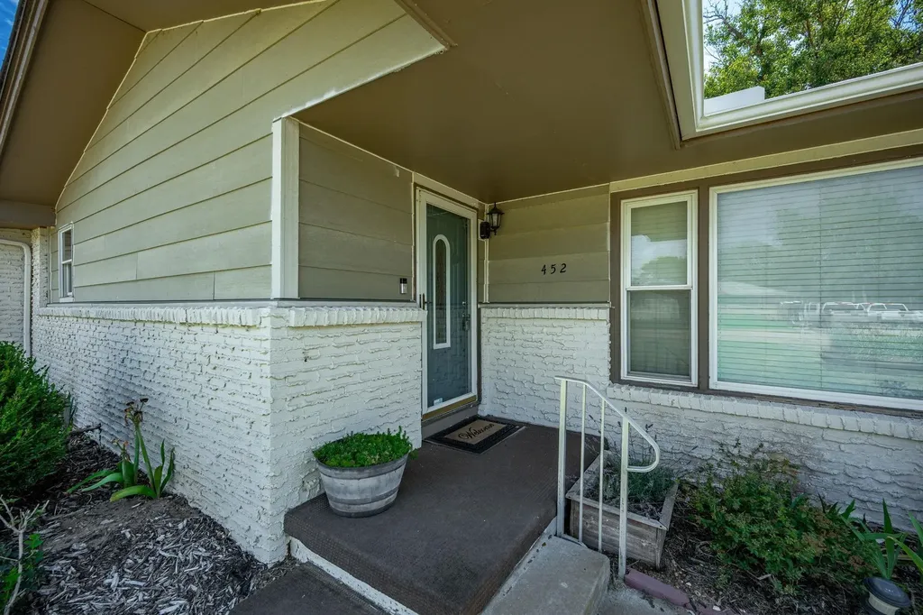 452 S Meadowhaven Street Wichita KS 67209