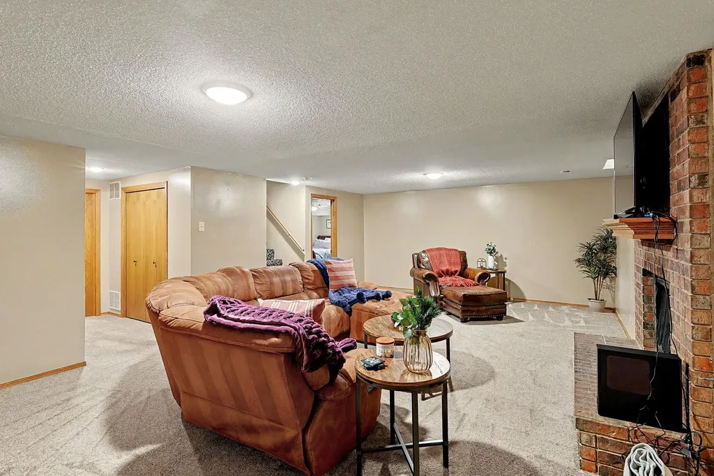 2425 N Amarado Street Wichita KS 67205