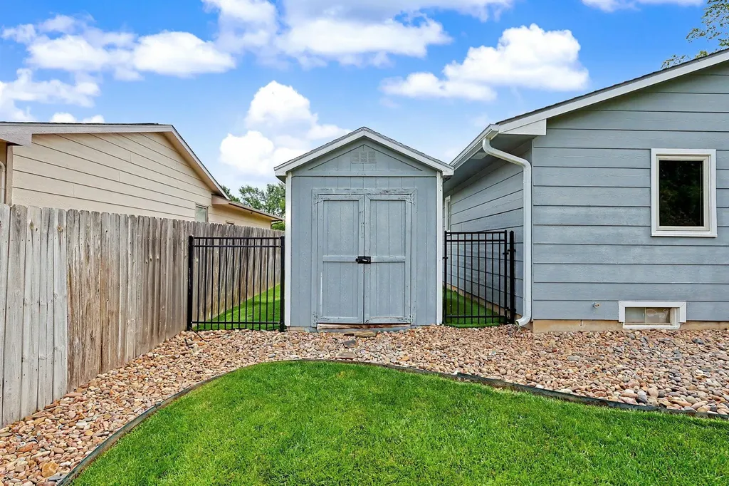 2425 N Amarado Street Wichita KS 67205