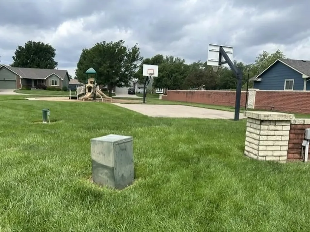 2425 N Amarado Street Wichita KS 67205
