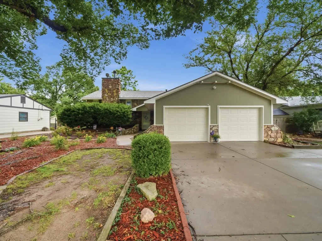 7321 W Suncrest Street Wichita KS 67212