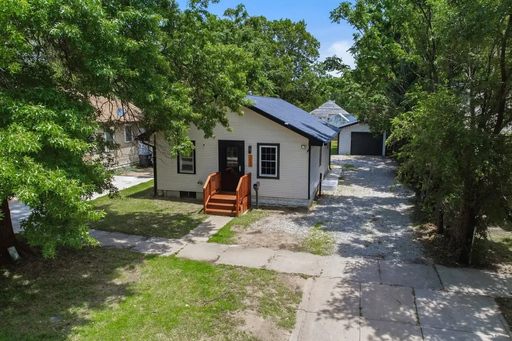 1226 S Lulu Wichita KS 67211