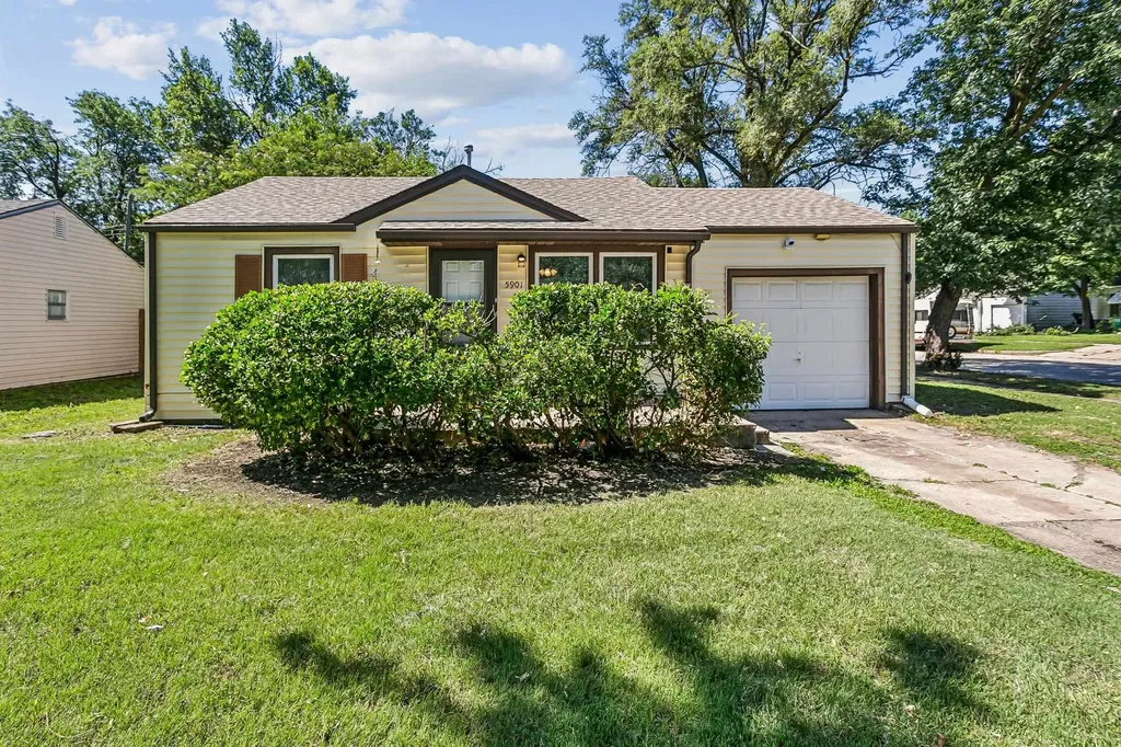 5901 E Bayley Street Wichita KS 67218