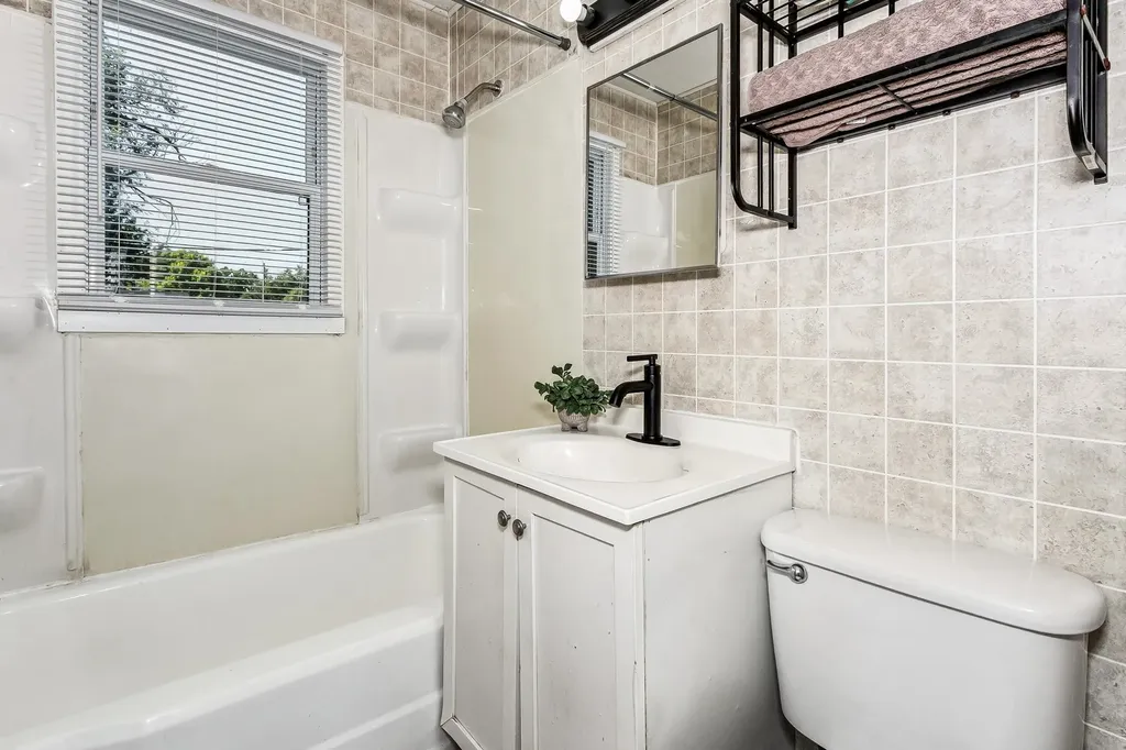 5901 E Bayley Street Wichita KS 67218
