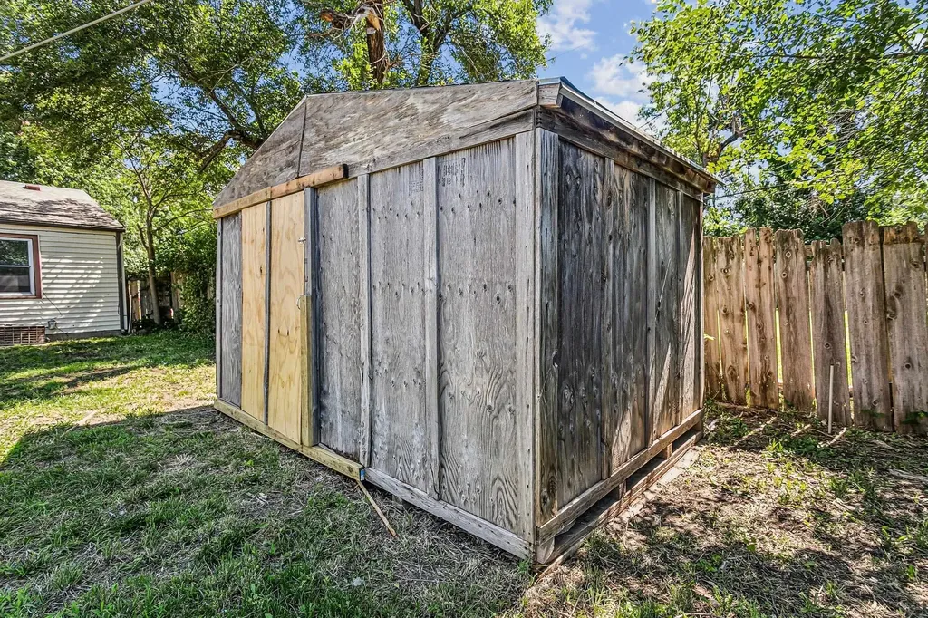 5901 E Bayley Street Wichita KS 67218